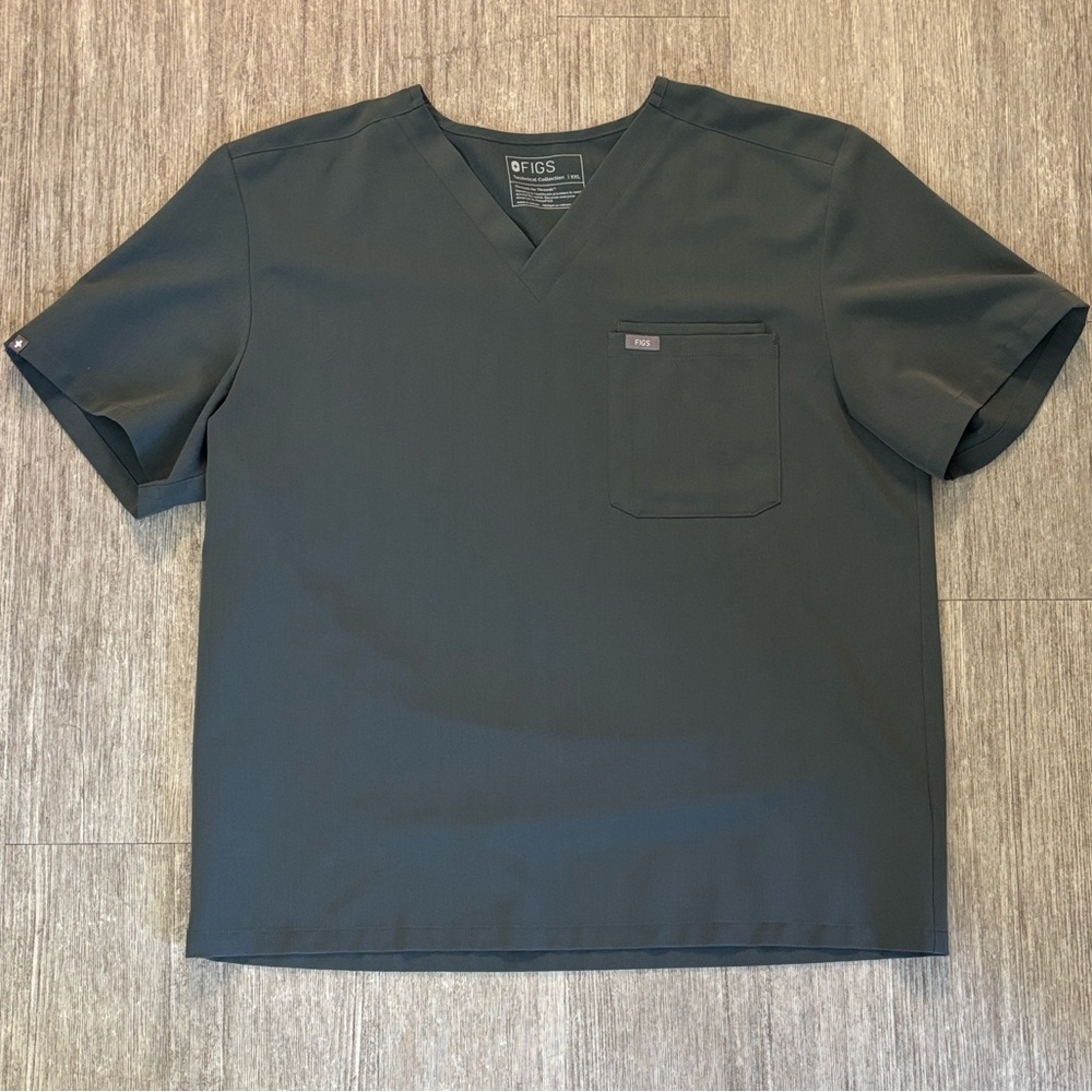 Figs Men’s Green V-Neck Scrub Top